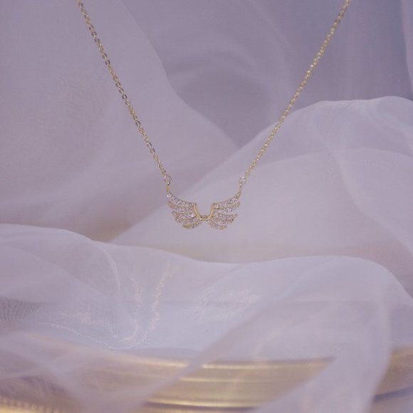 NEW 14K Gold Plated Diamond Angel Wing Necklace - Picture 7 of 9